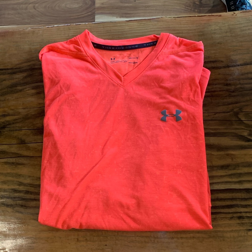 Men’s Under Armour heat gear t-shirt size large